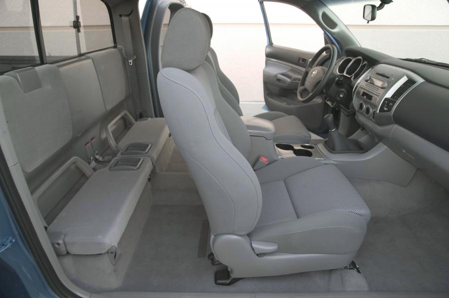  Toyota Tacoma X-Runner in Speedway Blue 2005 года  (фото 6 из 25)